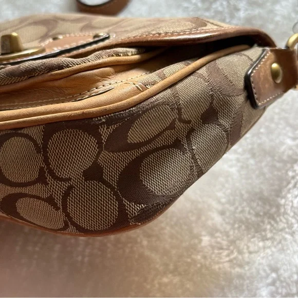 Coach Brown Tan Crossbody Bag - Picture 6 of 16
